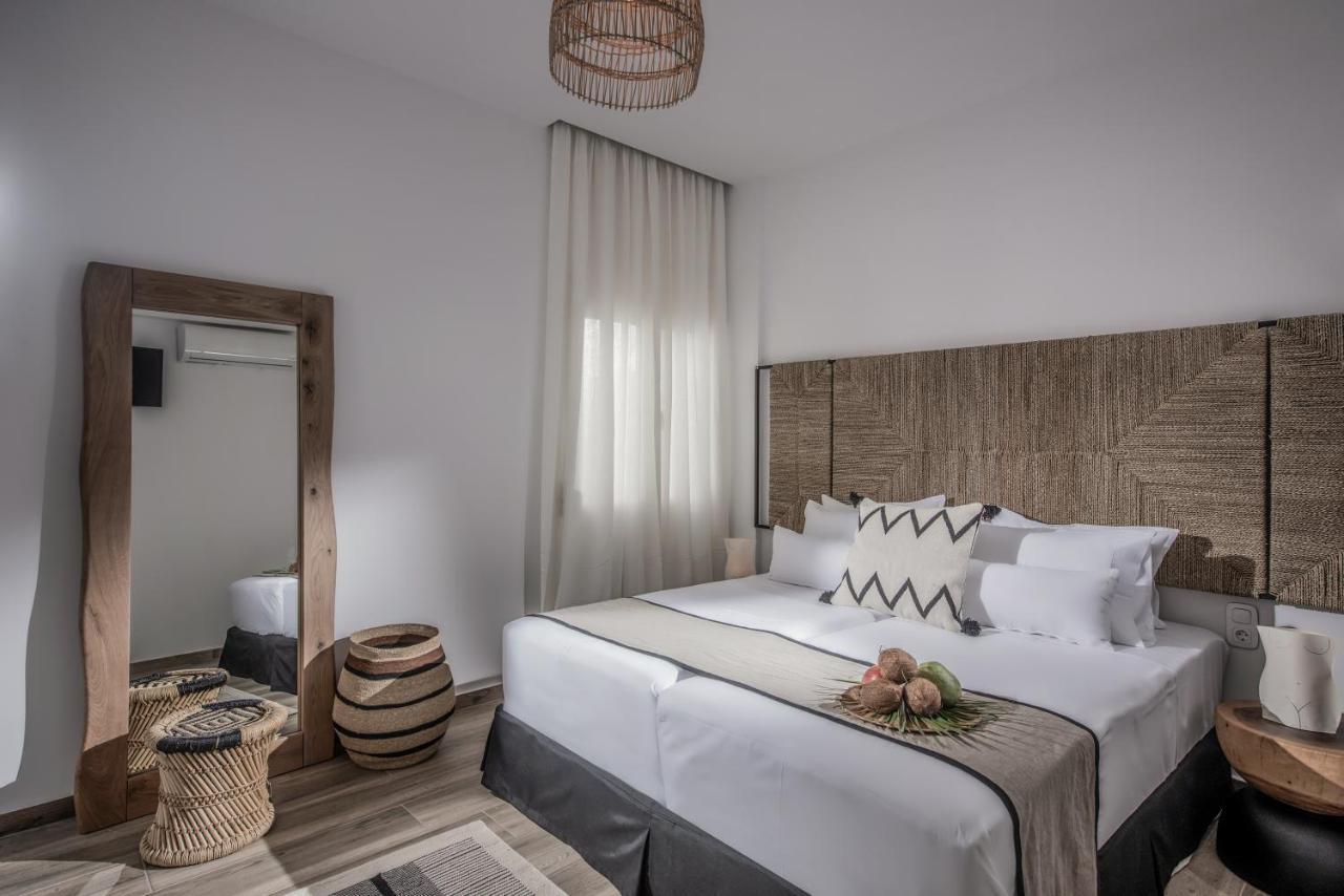 Apartment Khroma Luxury 1 Front *